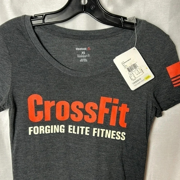 Reebok T shirt XS ,grey CROSSFIT. ,logo ,scoop neck ,cap sleeve, fittted, NWT - Picture 2 of 9